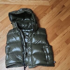 Aritzia Super Puff Shorty Vest Hi Gloss